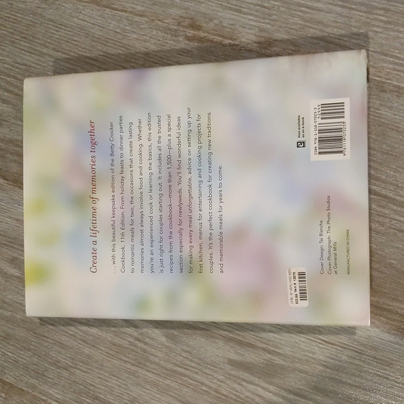 Betty crocker cookbook newlywed addition. Like new. ISBN 978-1118-072233 - Picture 2 of 4